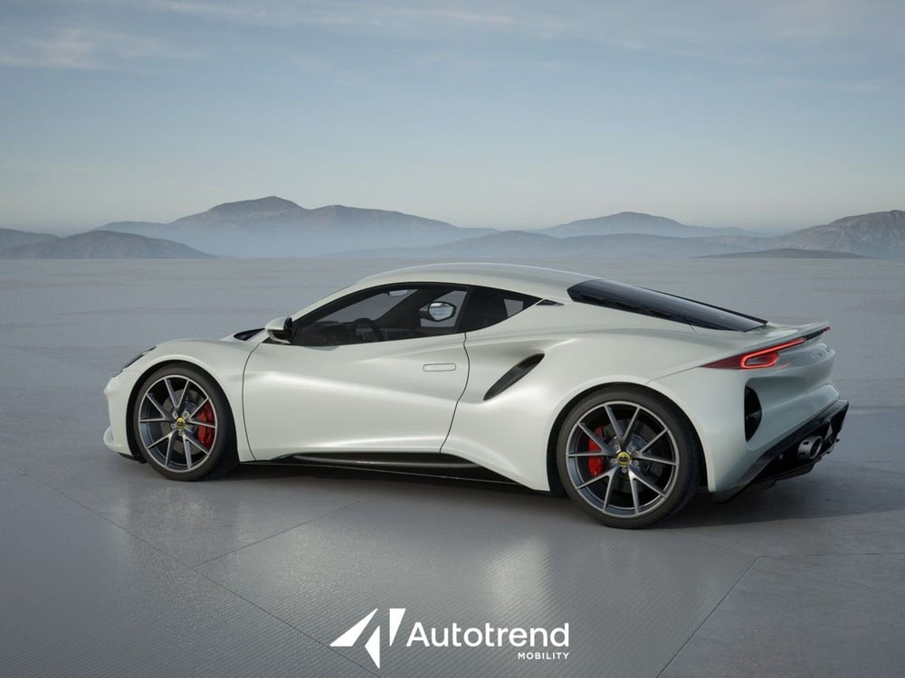 Lotus Emira nuova a Bari (9)