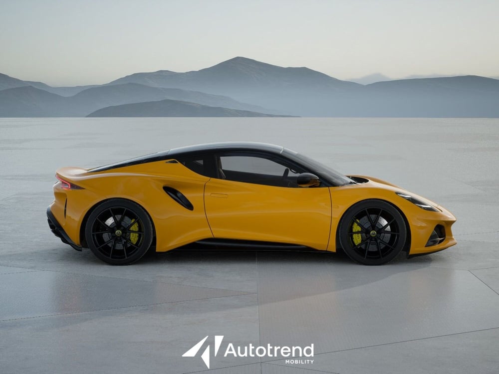 Lotus Emira nuova a Bari (11)