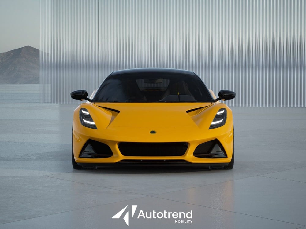 Lotus Emira nuova a Bari (2)