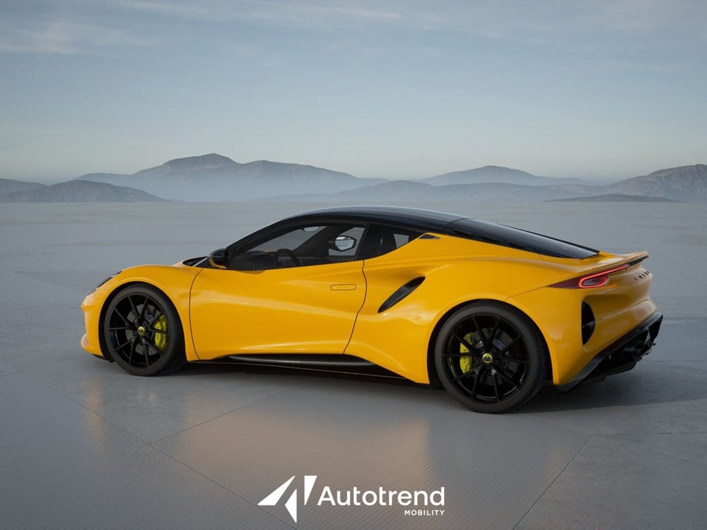 Lotus Emira nuova a Bari (9)
