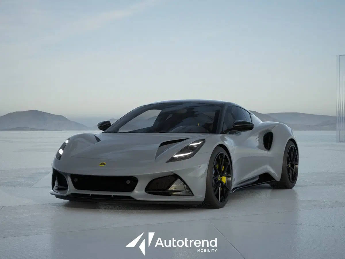 Lotus Emira nuova a Bari