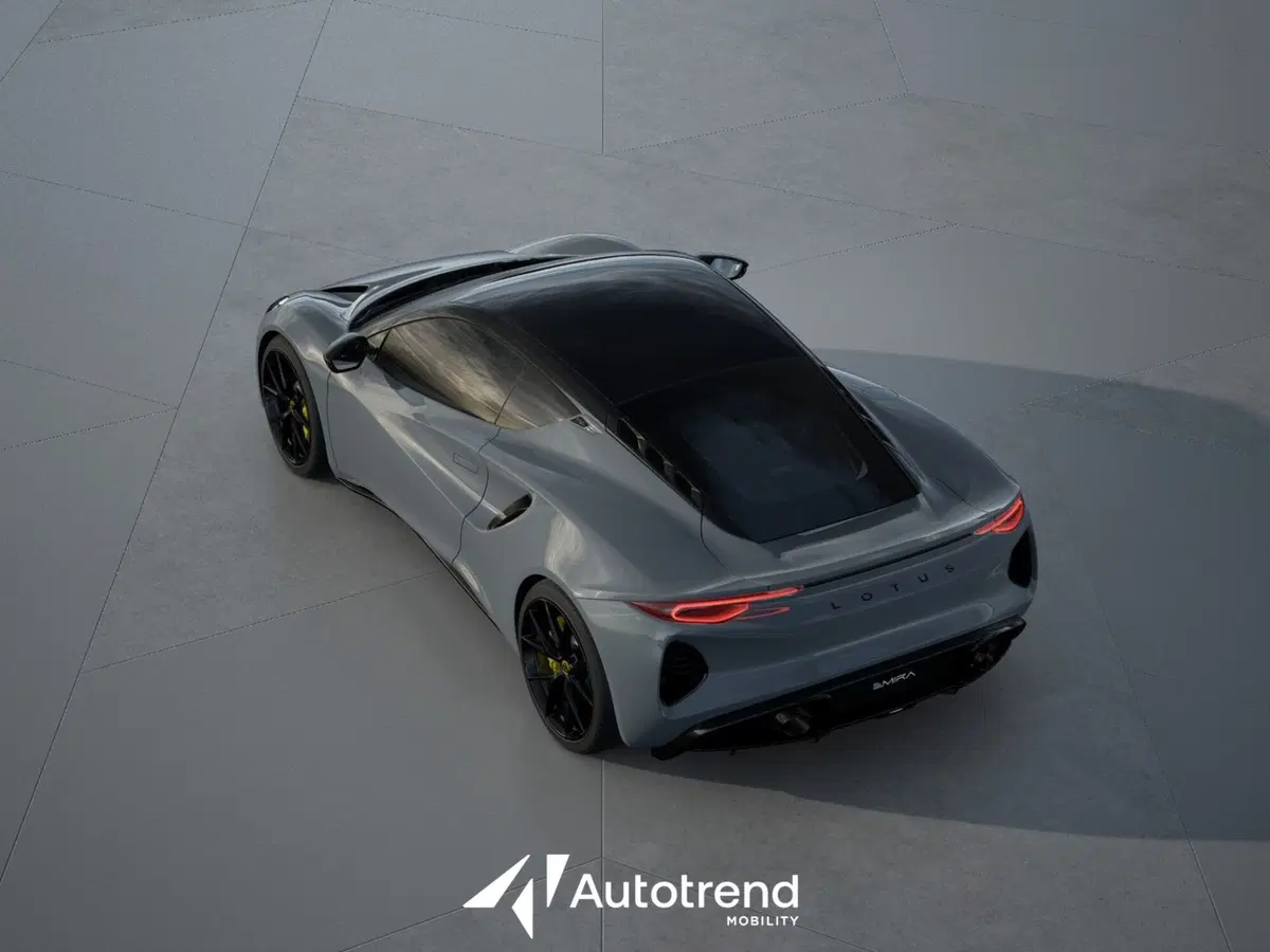 Lotus Emira nuova a Bari (10)