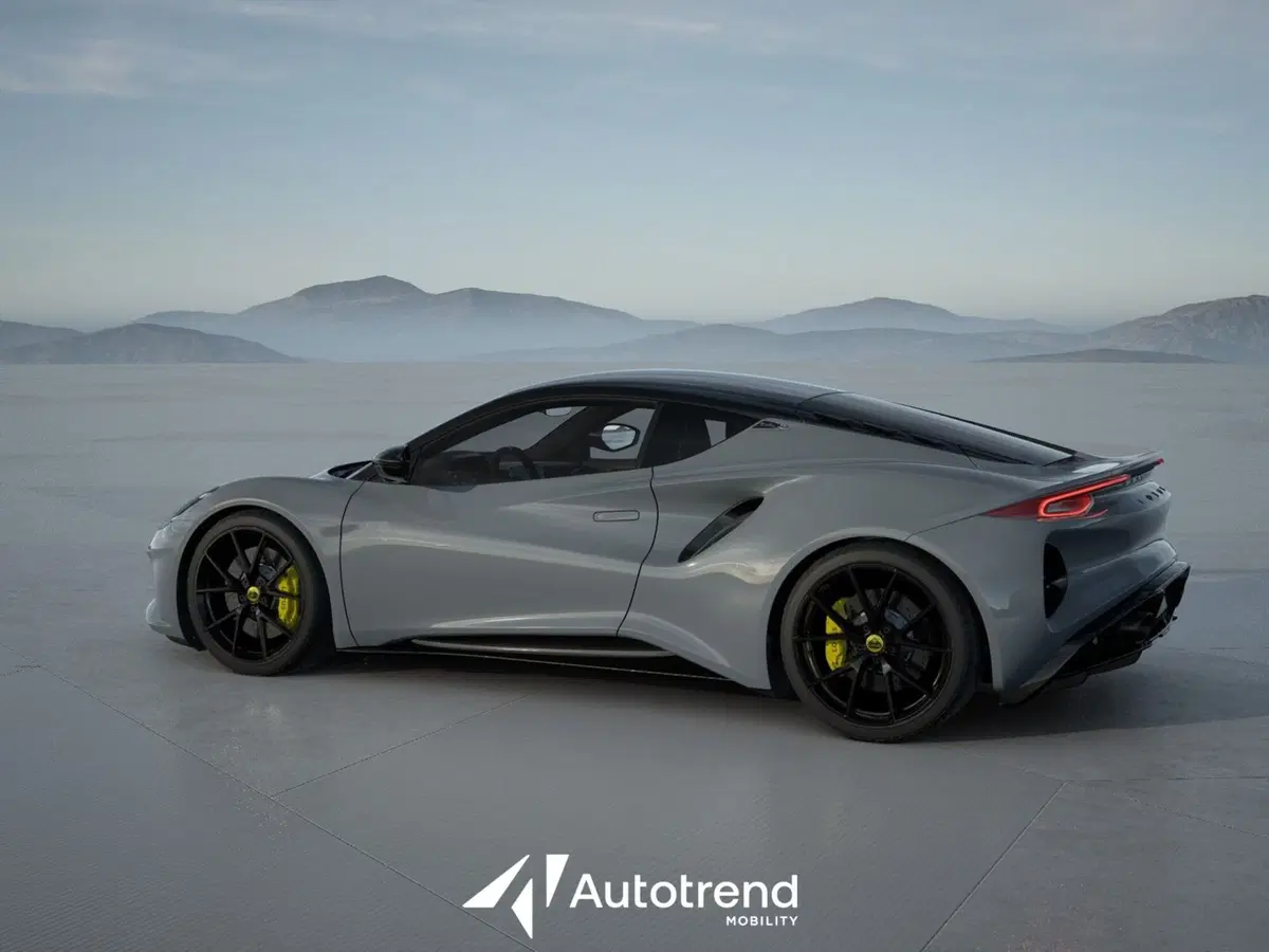 Lotus Emira nuova a Bari (11)