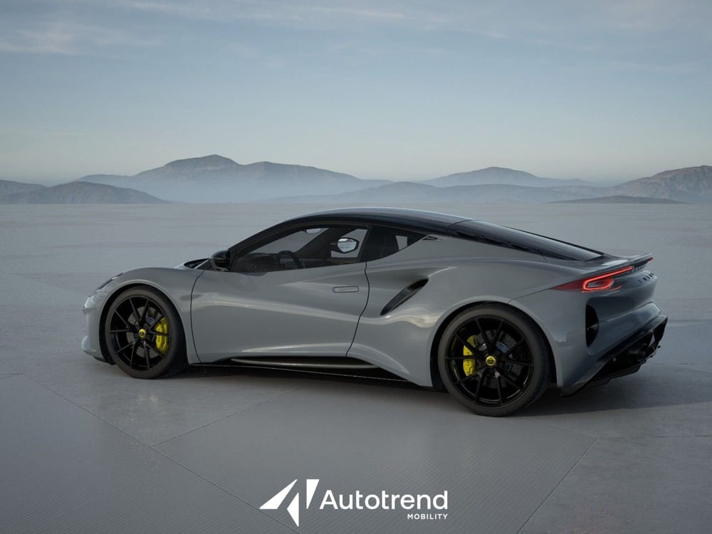 Lotus Emira nuova a Bari (11)