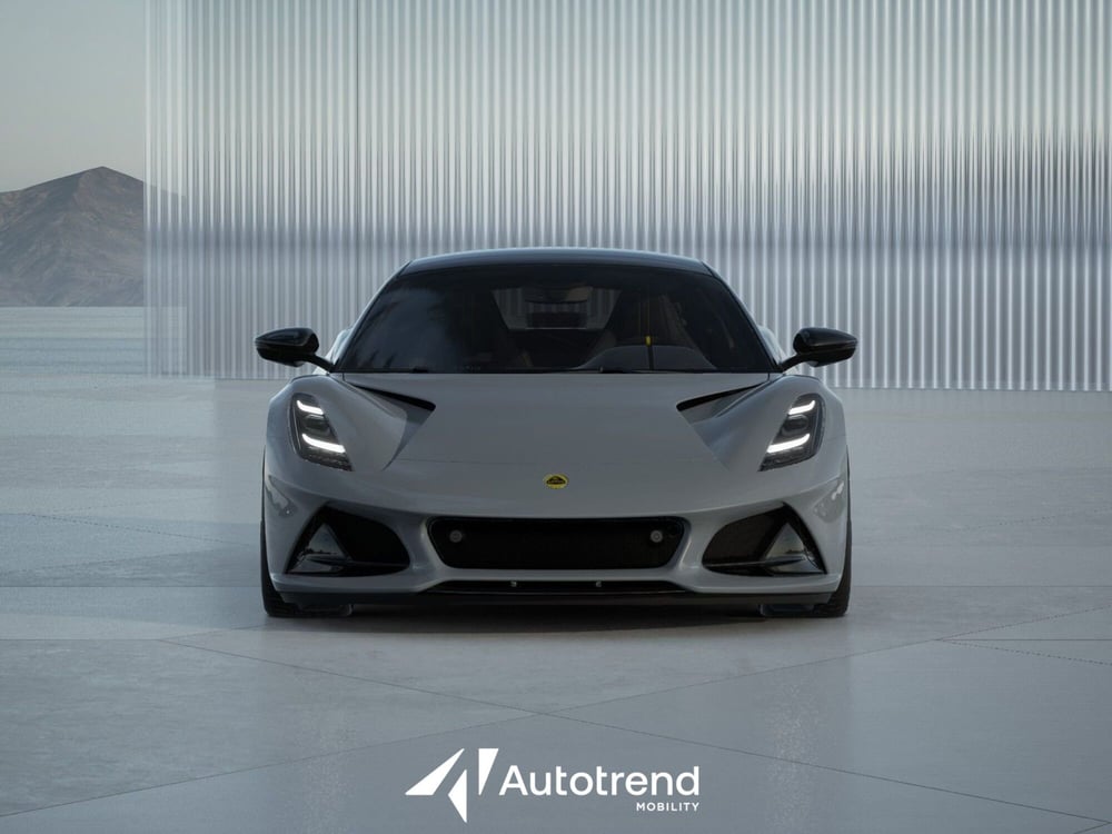 Lotus Emira nuova a Bari (3)