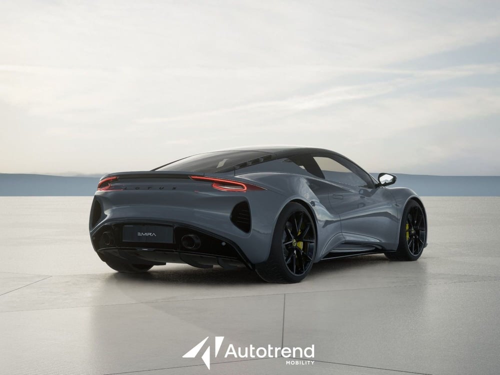 Lotus Emira nuova a Bari (7)