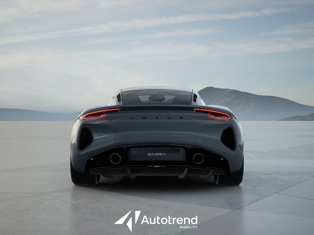Lotus Emira nuova a Bari (9)