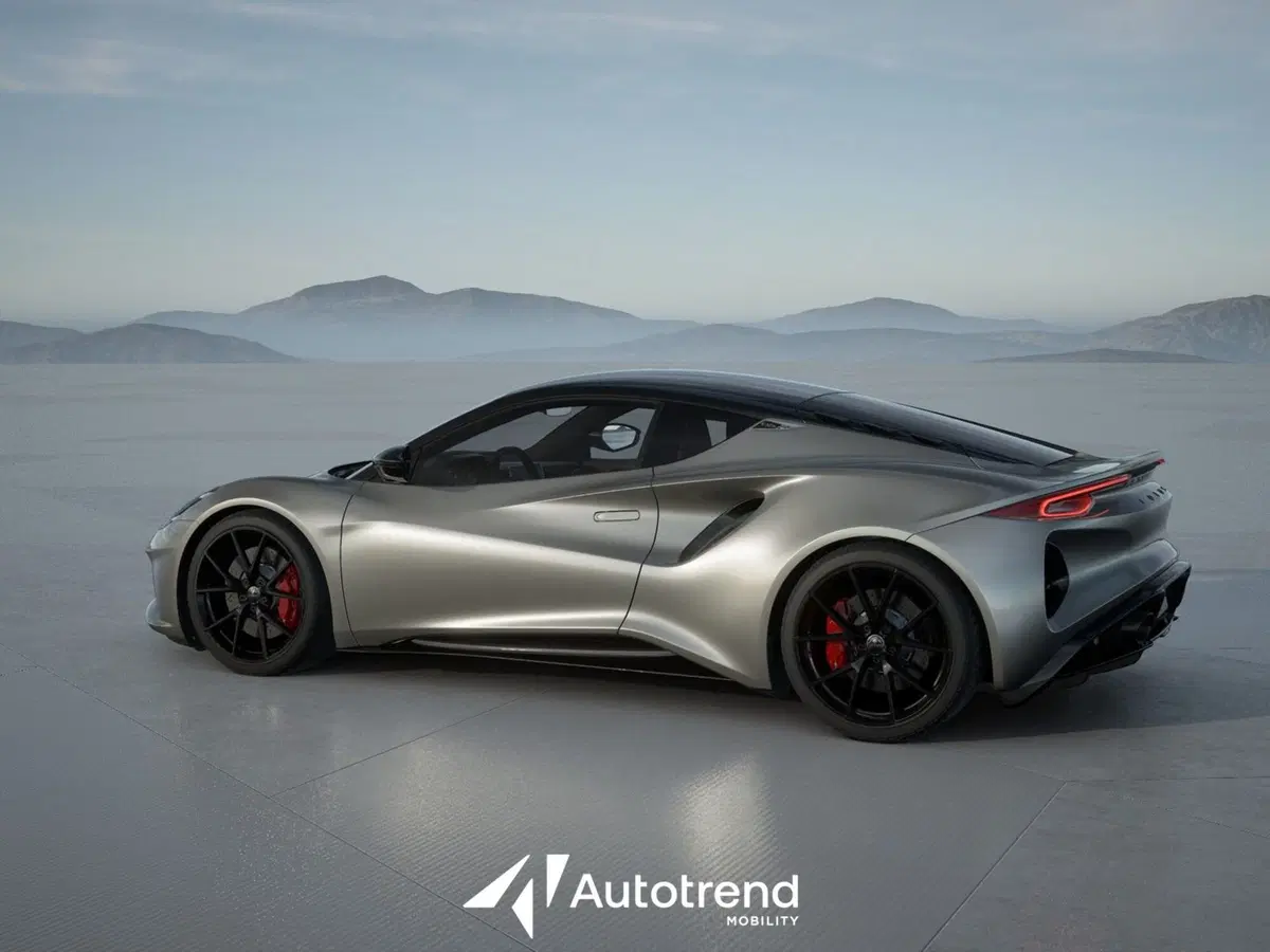 Lotus Emira nuova a Bari (10)