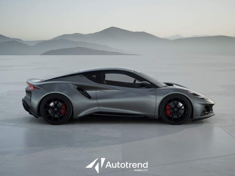 Lotus Emira nuova a Bari (11)