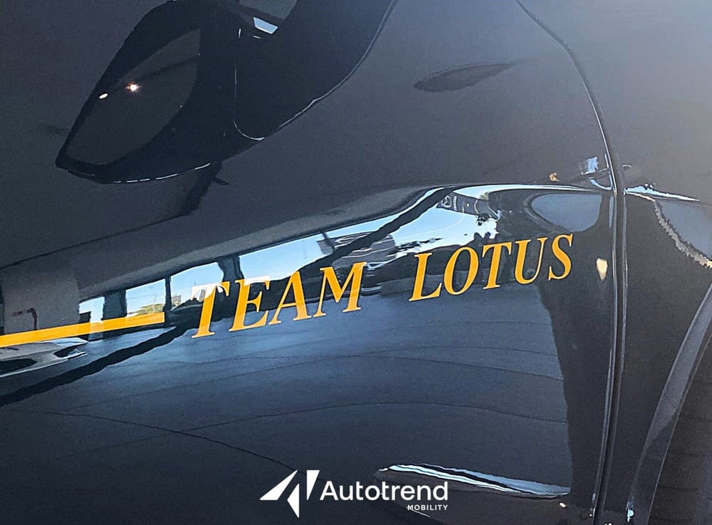 Lotus Emira nuova a Bari (13)