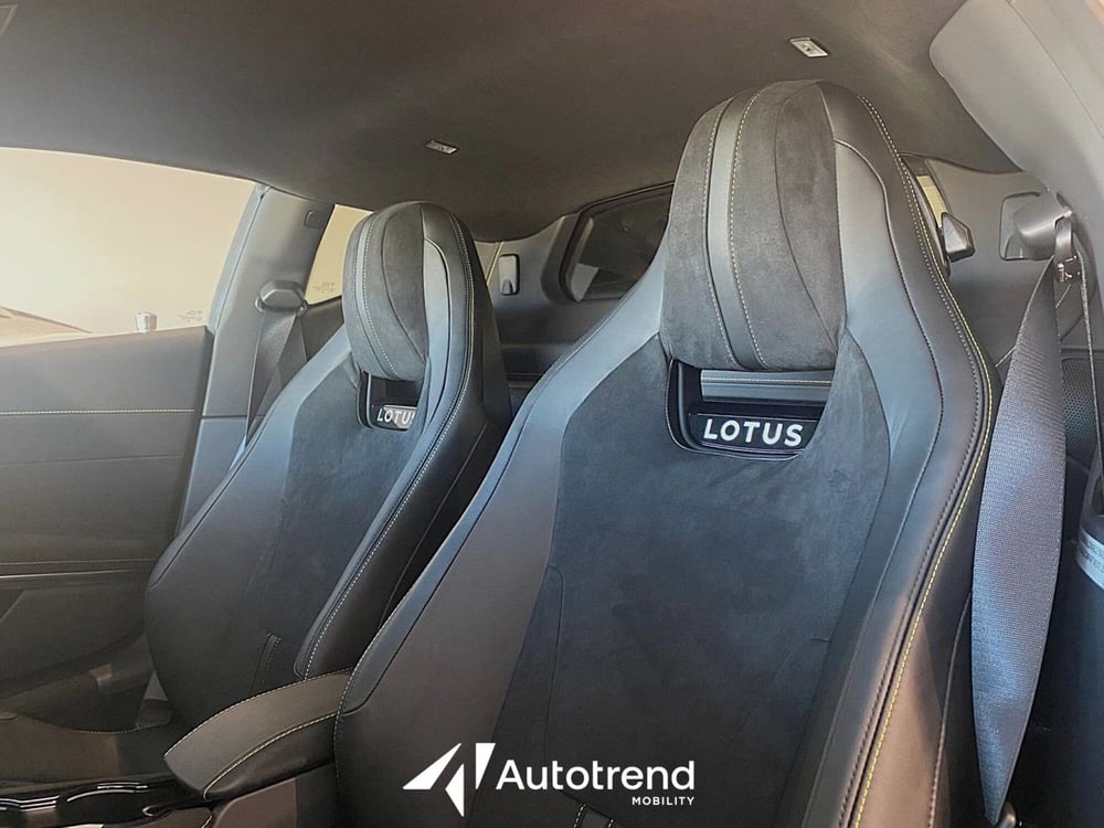 Lotus Emira nuova a Bari (8)
