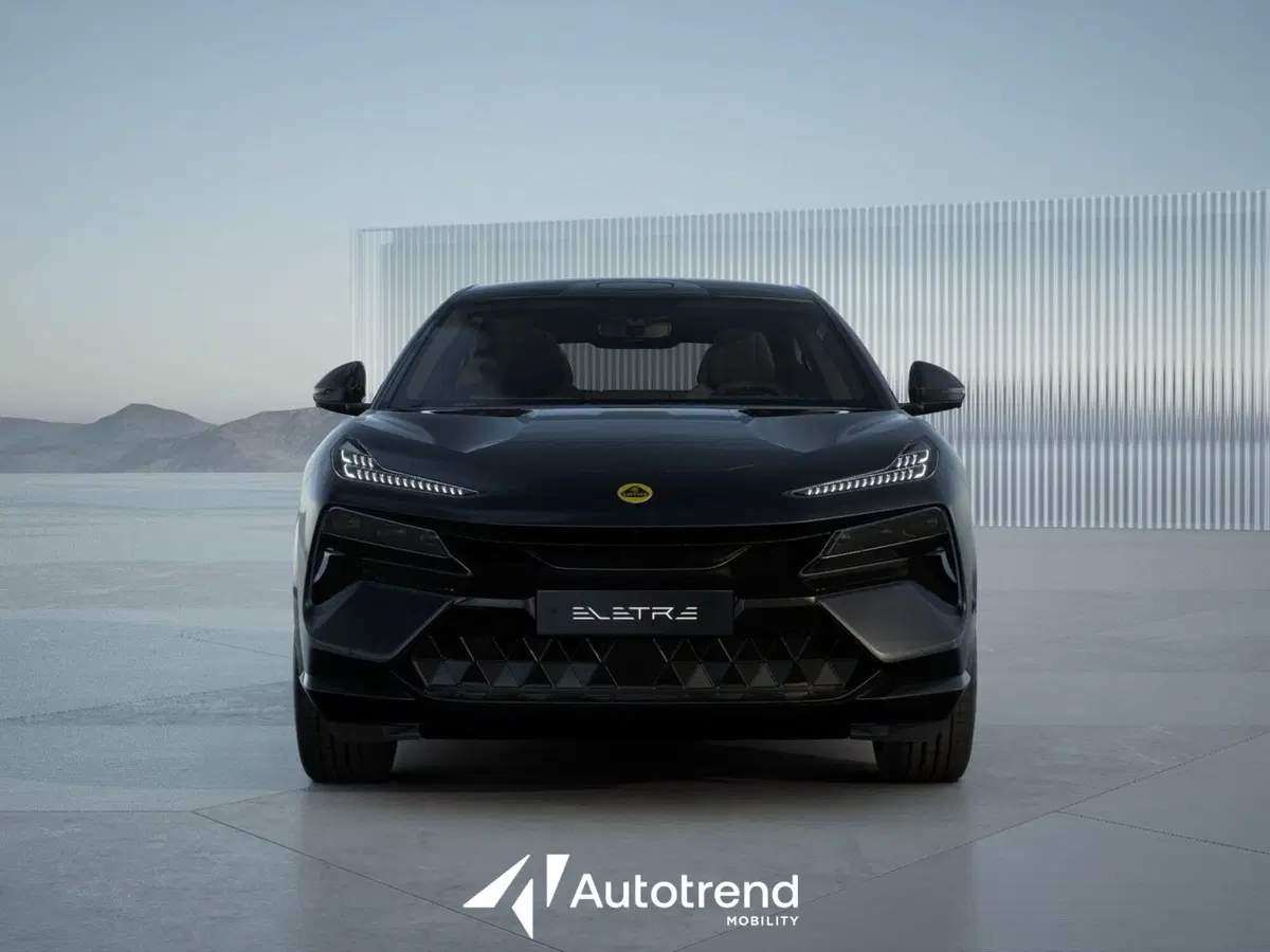 Lotus Eletre nuova a Bari (3)