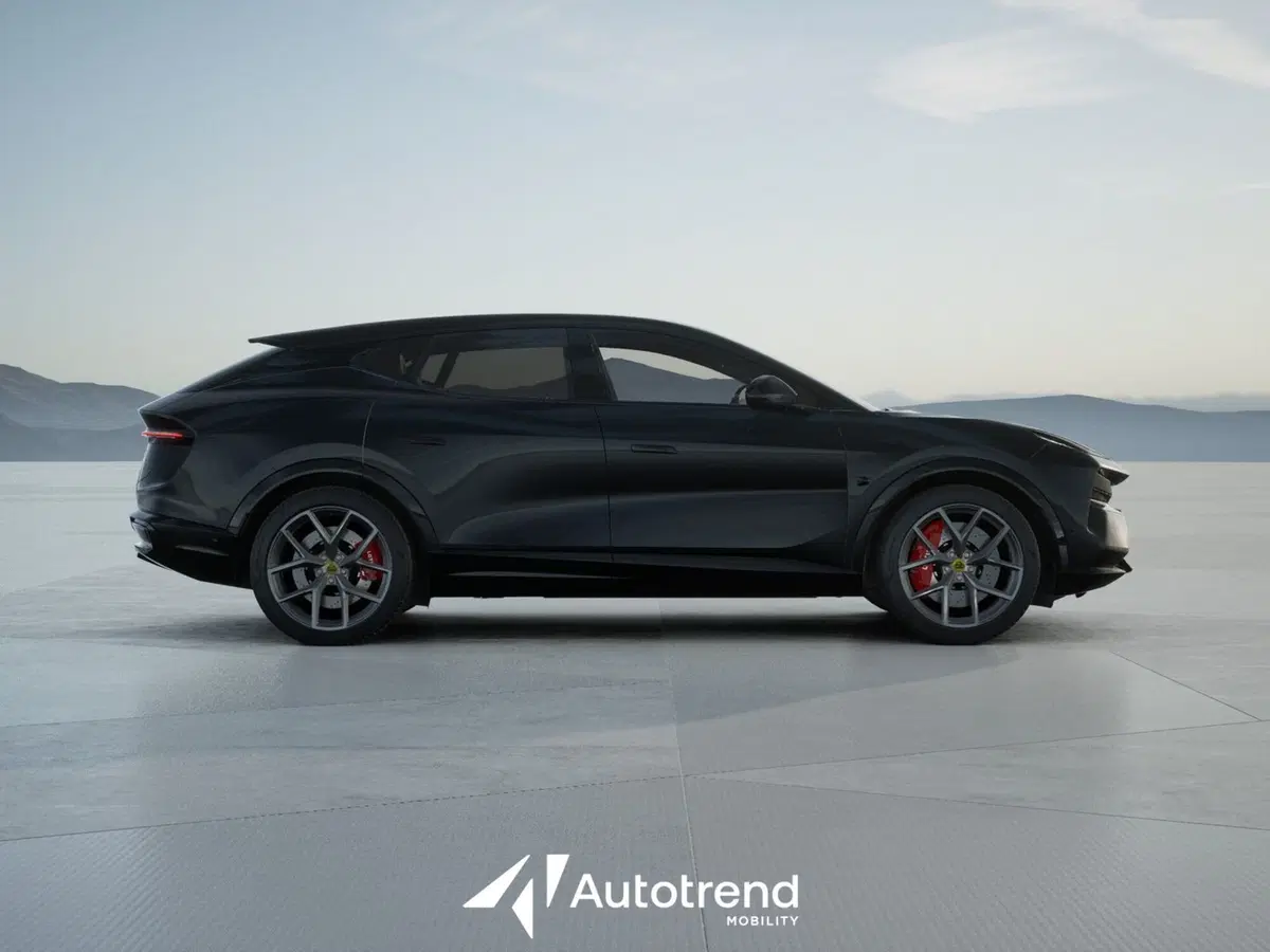 Lotus Eletre nuova a Bari (6)