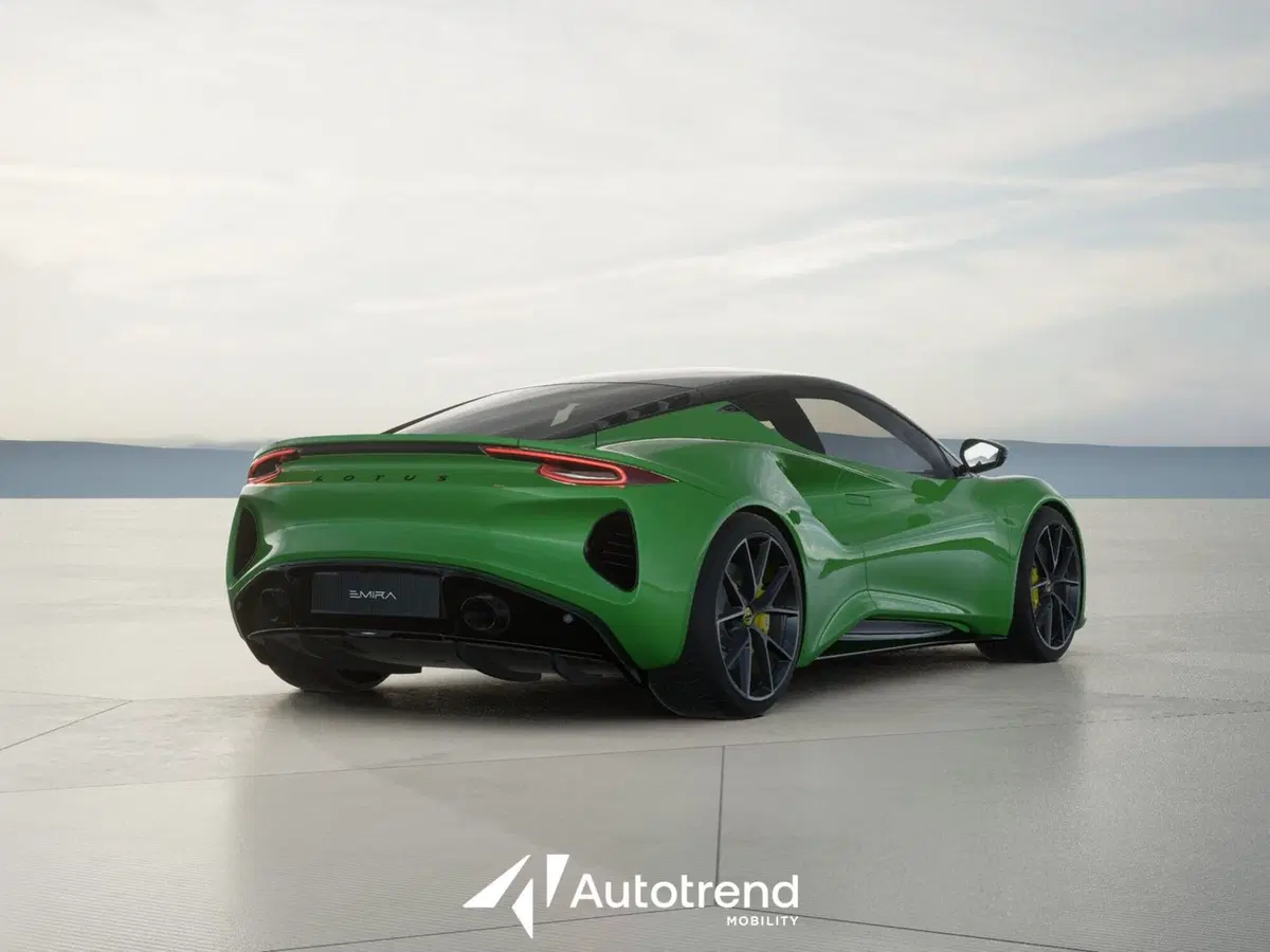 Lotus Emira nuova a Bari (7)