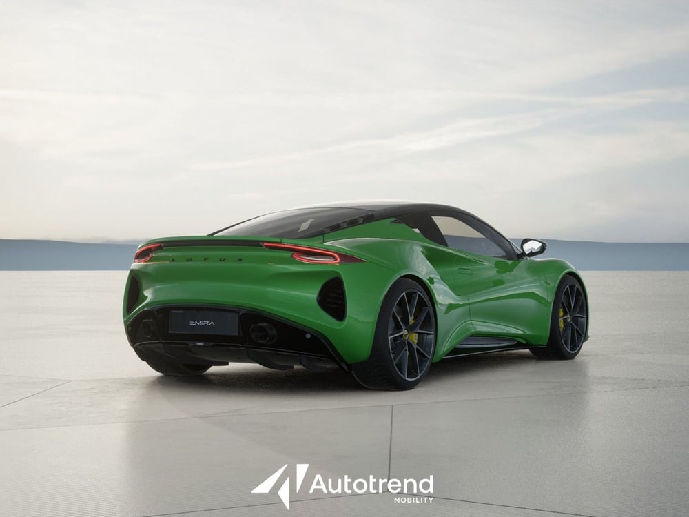 Lotus Emira nuova a Bari (7)