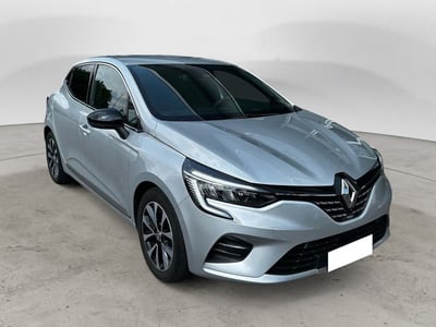 Renault Clio Full Hybrid E-Tech 145 CV 5 porte Techno del 2023 usata a Beregazzo con Figliaro