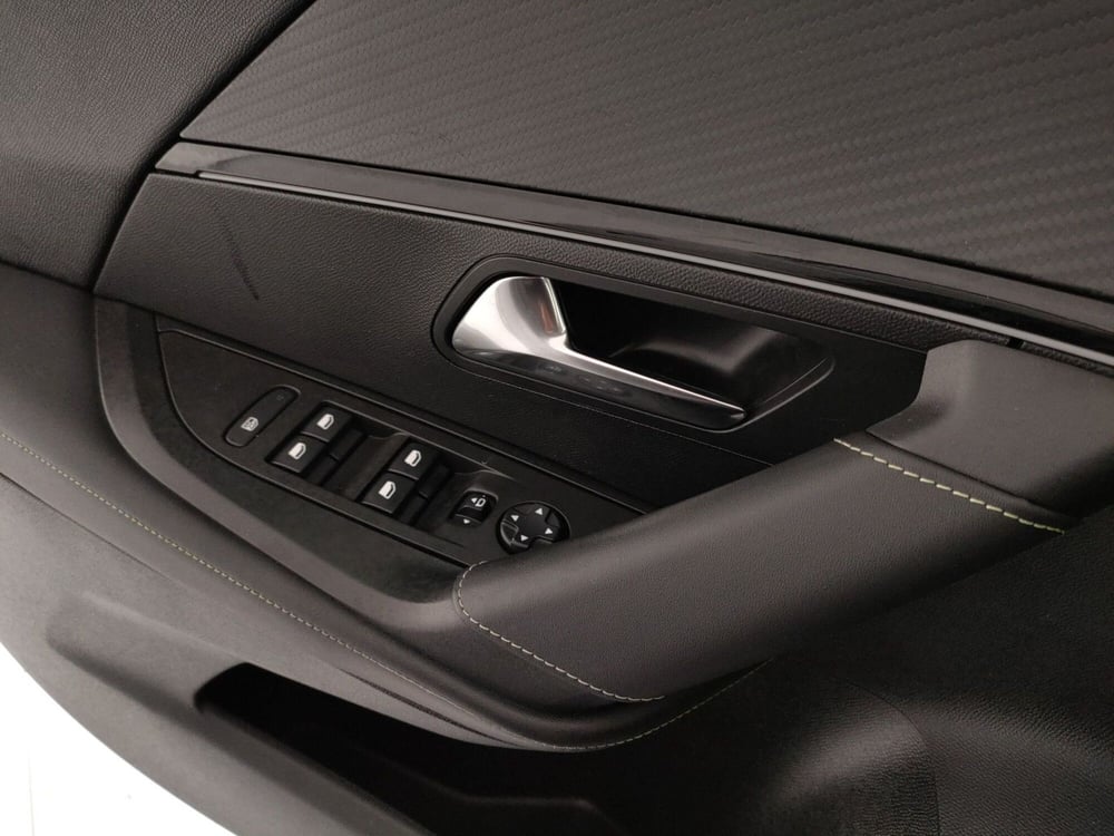 Peugeot 2008 usata a Caserta (17)