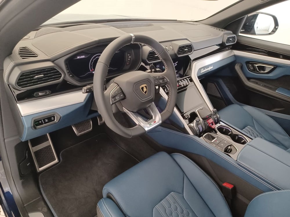 Lamborghini Urus usata a Torino (6)
