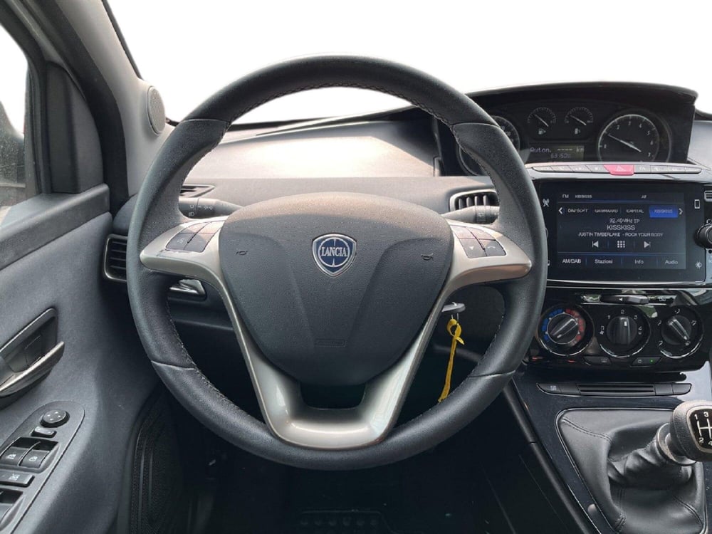 Lancia Ypsilon usata a Torino (11)