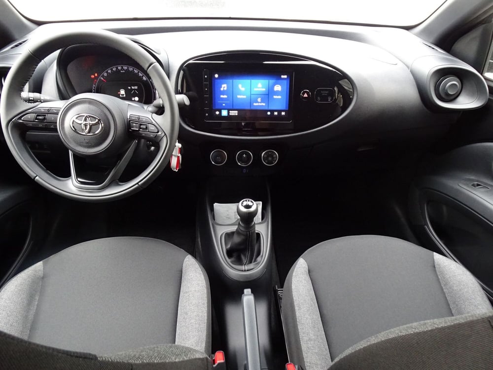 Toyota Aygo X nuova a Treviso (12)