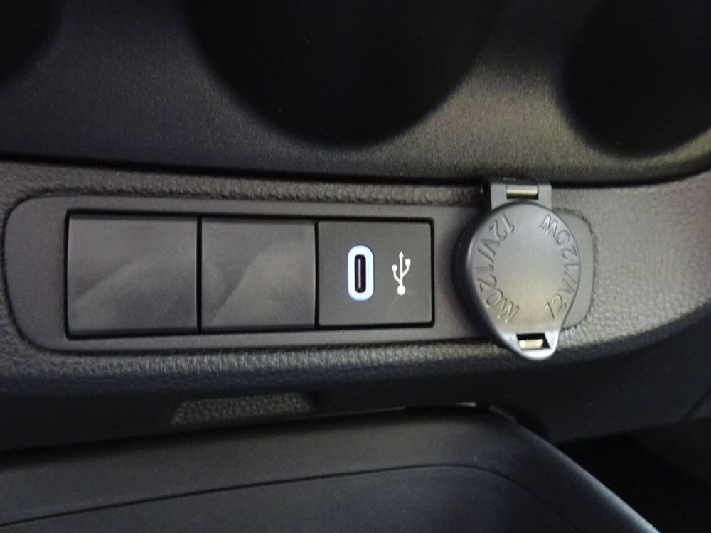 Toyota Aygo X nuova a Treviso (18)