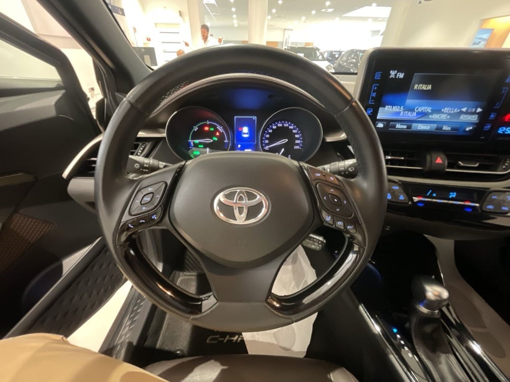 Toyota Toyota C-HR usata a Catania (12)