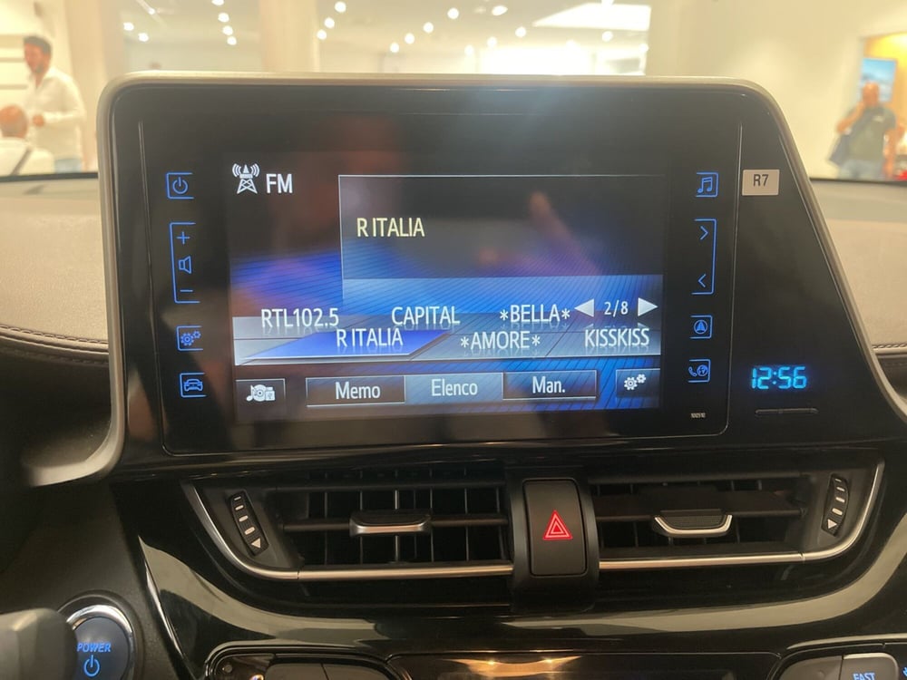 Toyota Toyota C-HR usata a Catania (13)