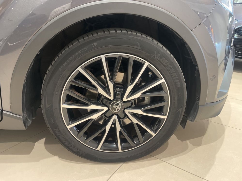 Toyota Toyota C-HR usata a Catania (6)