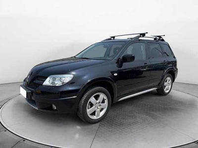 Mitsubishi Outlander 2.0i 16V 4WD del 2007 usata a Siena