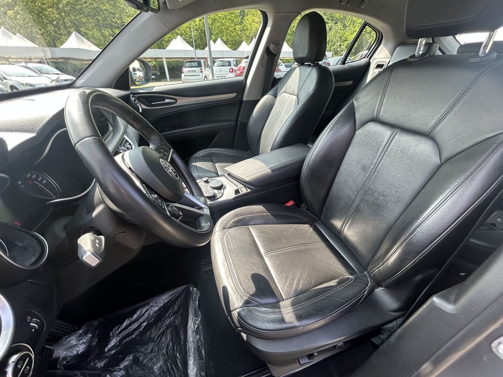 Alfa Romeo Stelvio usata a La Spezia (10)