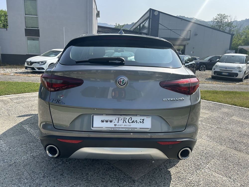 Alfa Romeo Stelvio usata a La Spezia (6)
