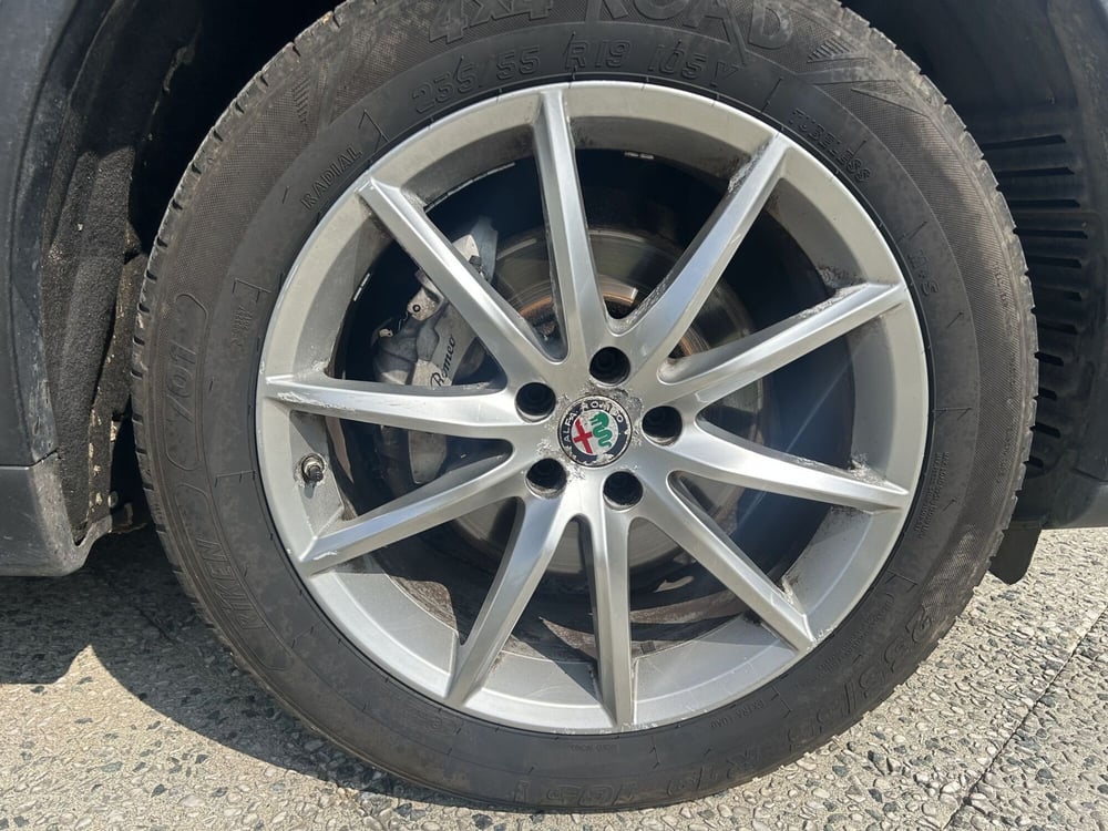 Alfa Romeo Stelvio usata a La Spezia (9)