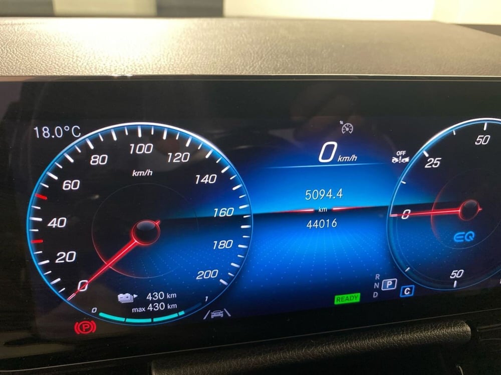 Mercedes-Benz EQA usata a Bergamo (13)
