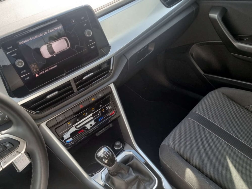Volkswagen T-Roc usata a Livorno (13)
