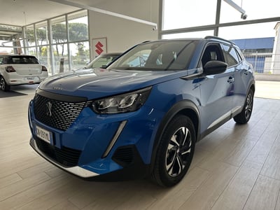 Peugeot 2008 PureTech 100 S&amp;S Allure Pack del 2023 usata a Latina
