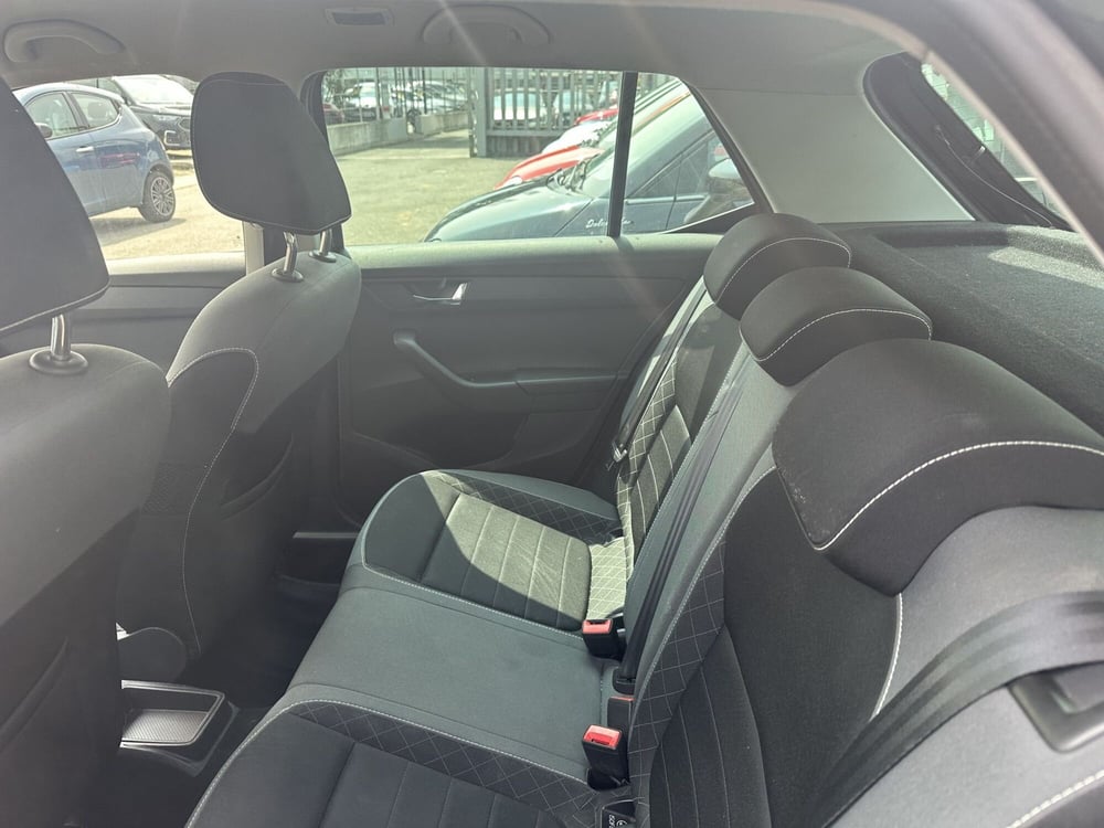 Skoda Fabia usata a Milano (15)
