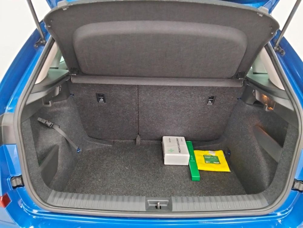 Skoda Kamiq usata a Como (17)