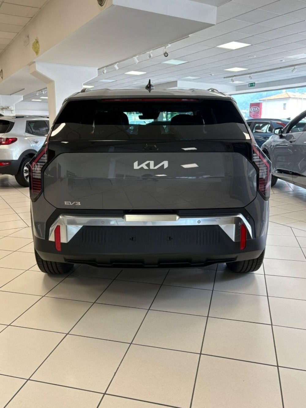 Kia EV3 nuova a Como (4)