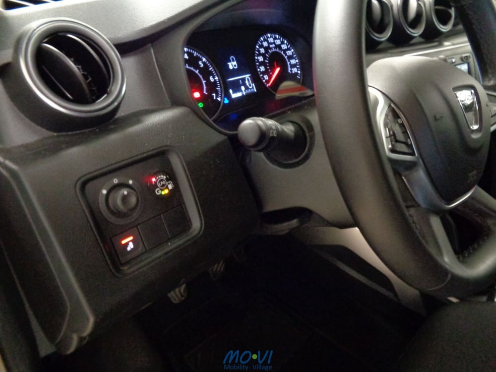 Dacia Duster usata a Torino (12)