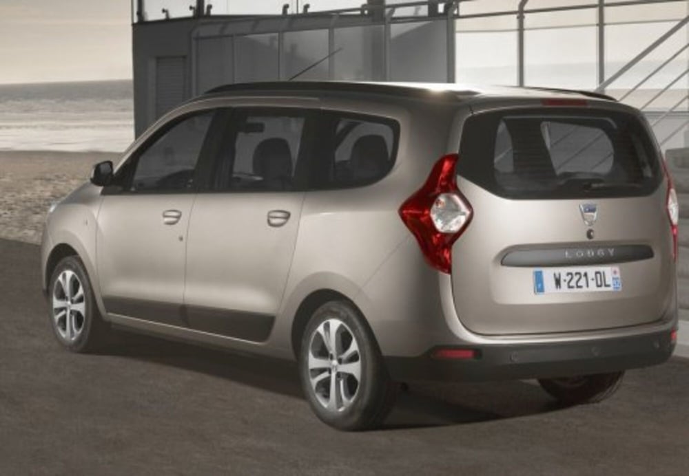 Dacia Lodgy usata a Teramo (17)