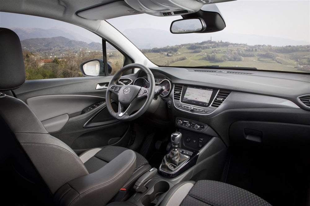 Opel Crossland X usata a Pescara (9)