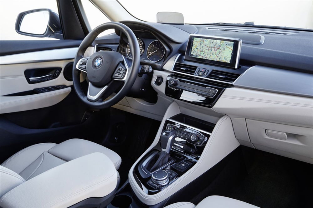 BMW Serie 2 Active Tourer usata a Pescara (10)