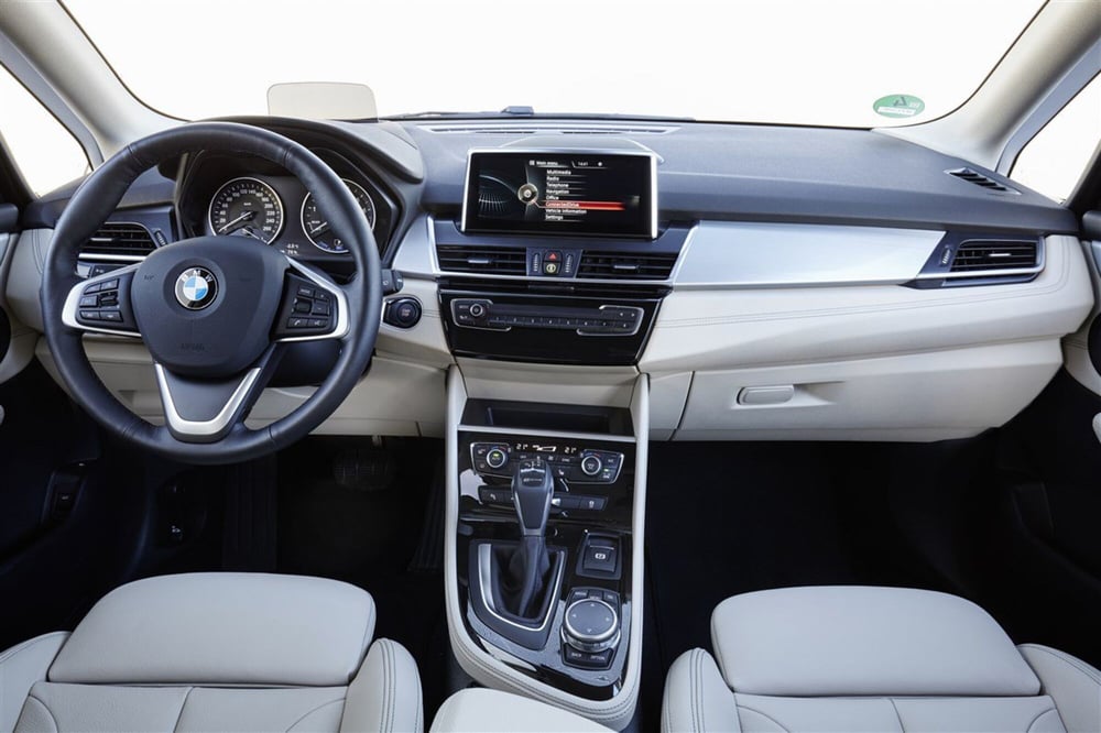 BMW Serie 2 Active Tourer usata a Pescara (4)