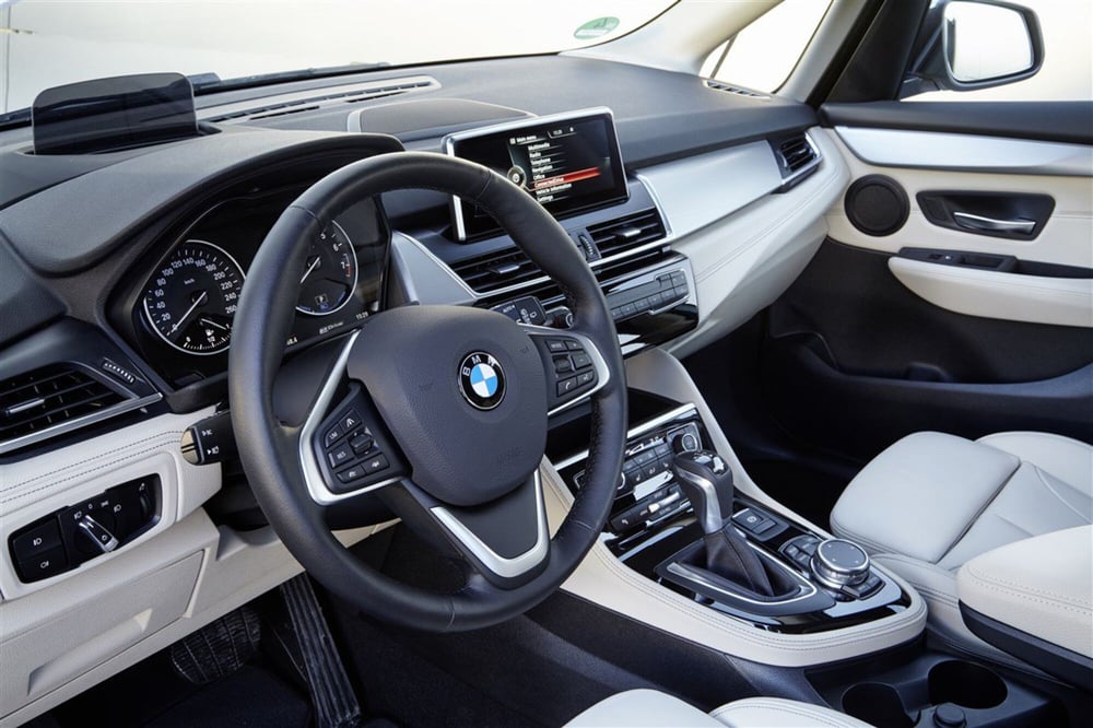BMW Serie 2 Active Tourer usata a Pescara (9)