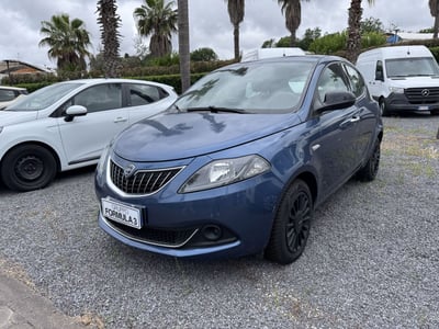 Lancia Ypsilon 1.0 FireFly 5 porte S&amp;S Hybrid Ecochic Silver del 2022 usata a Messina