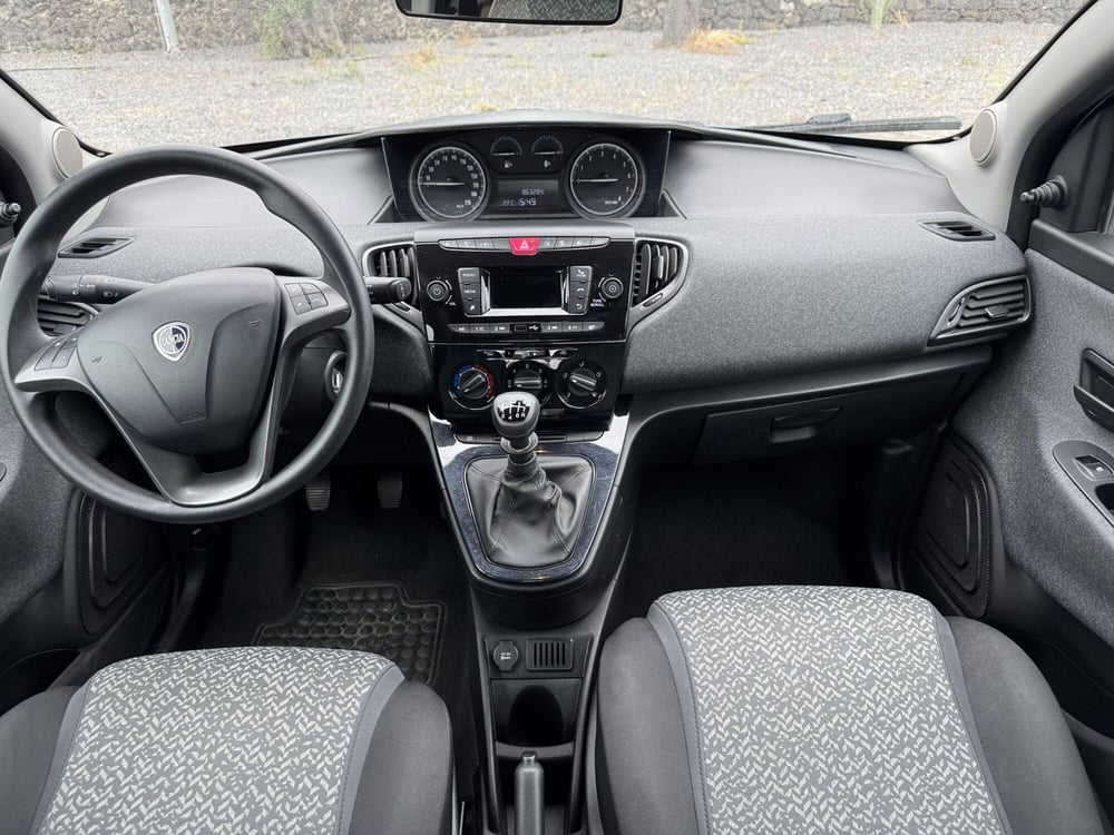 Lancia Ypsilon usata a Messina (11)