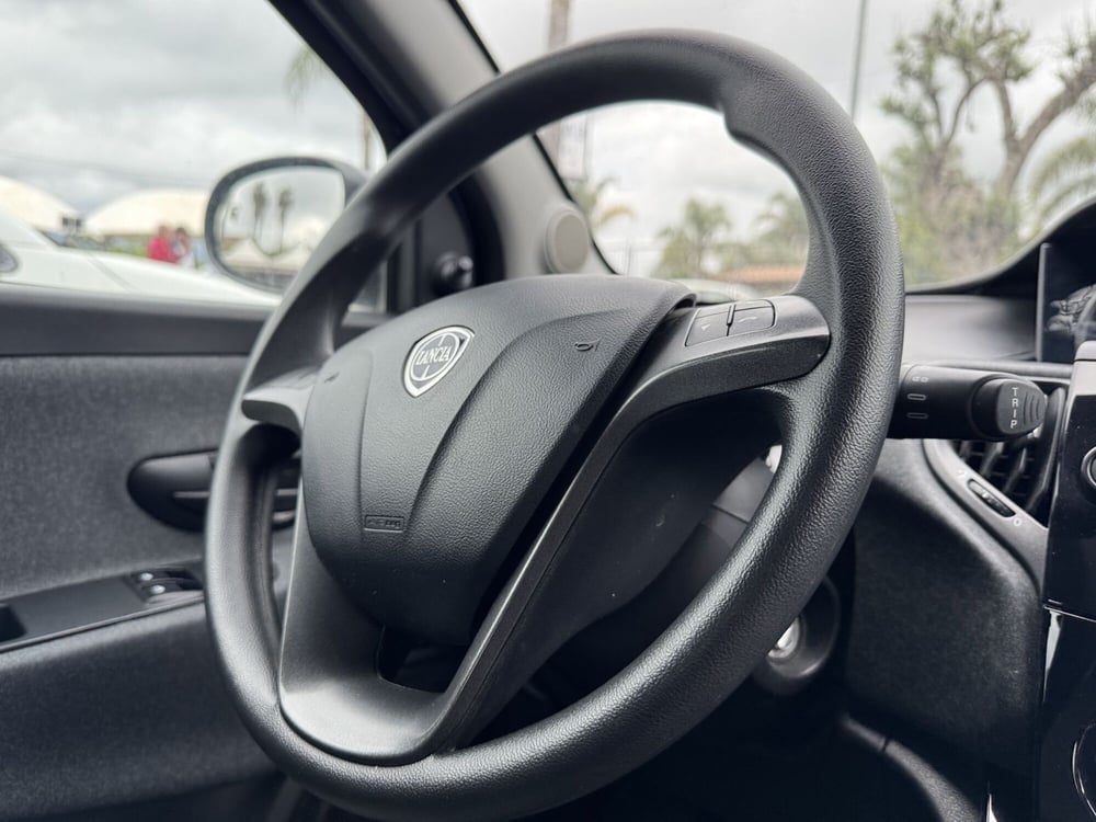 Lancia Ypsilon usata a Messina (13)