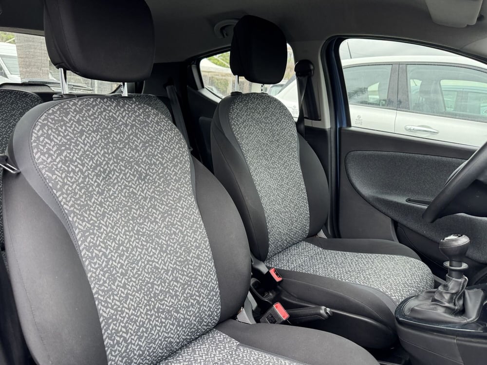 Lancia Ypsilon usata a Messina (8)