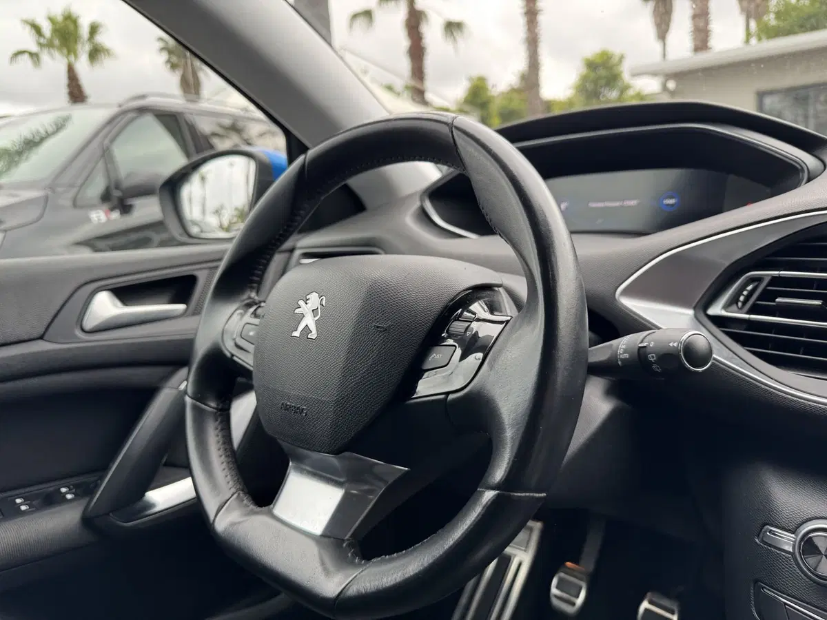 Peugeot 308 usata a Messina (14)