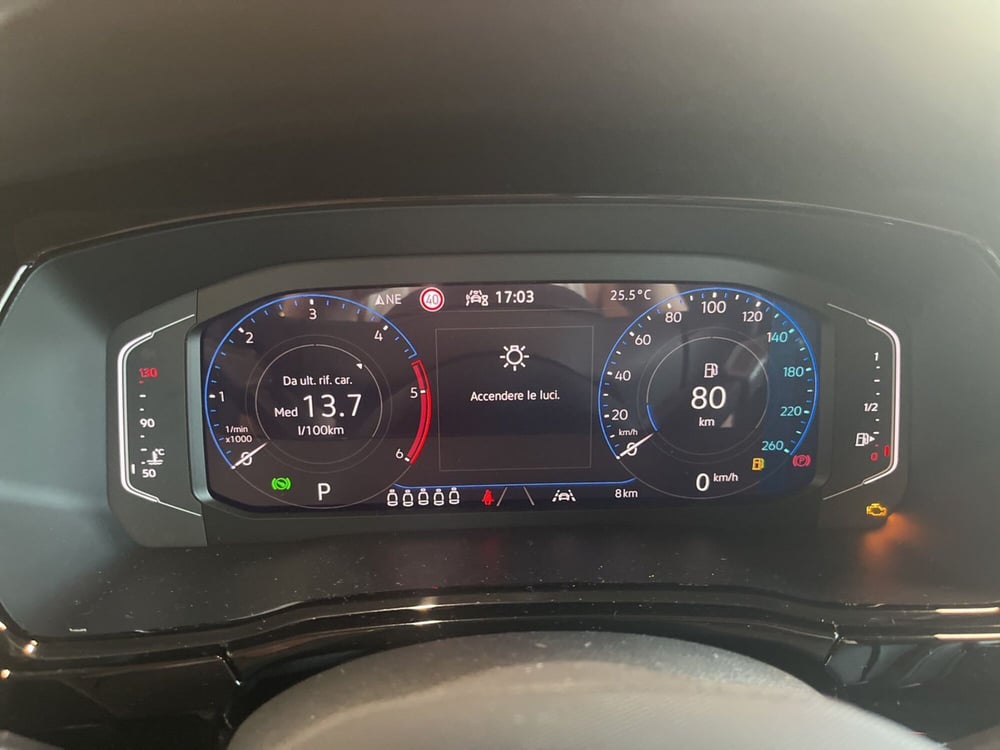 Volkswagen Touran nuova a Salerno (11)